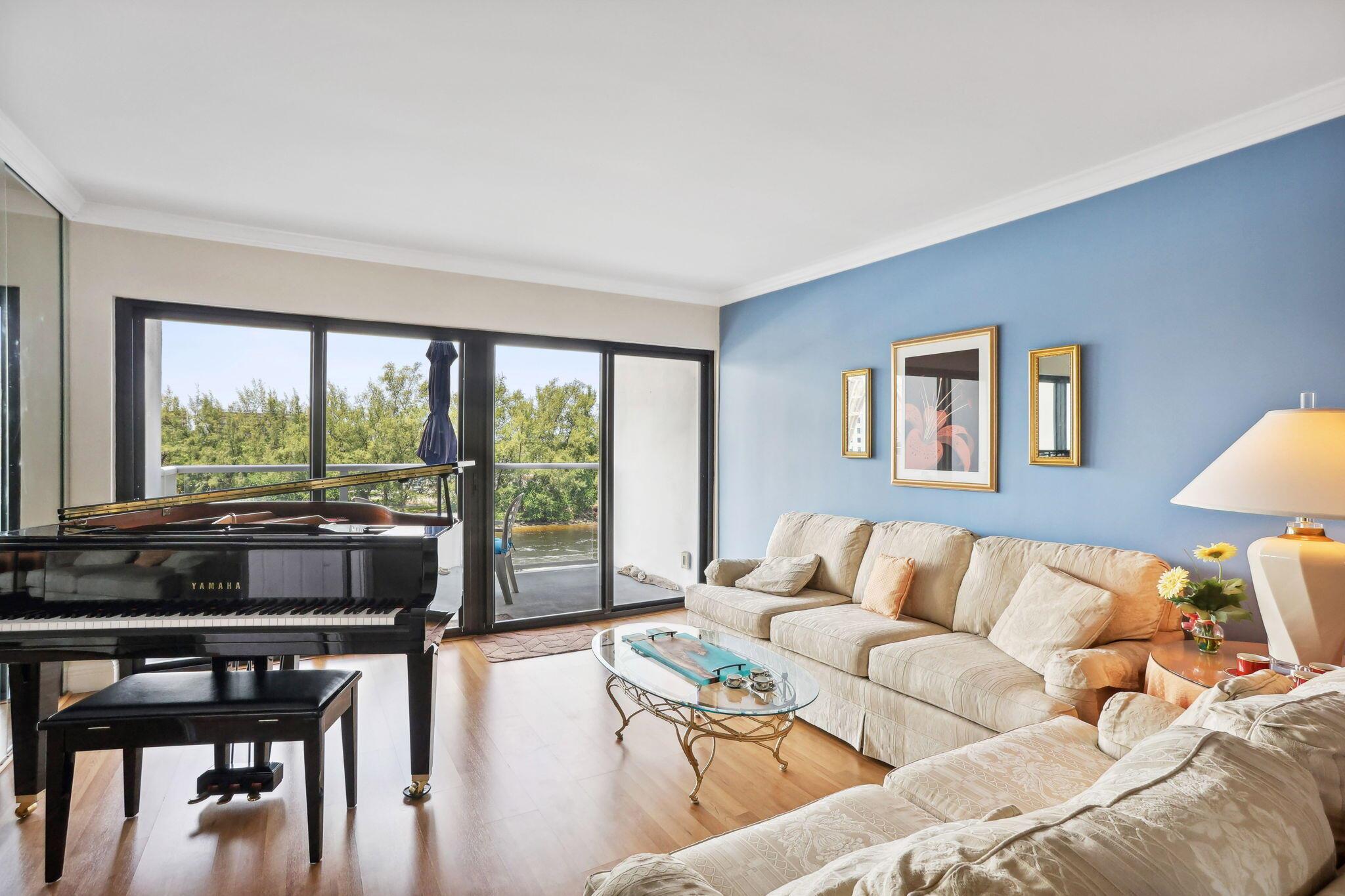 1401 N Riverside Drive 502