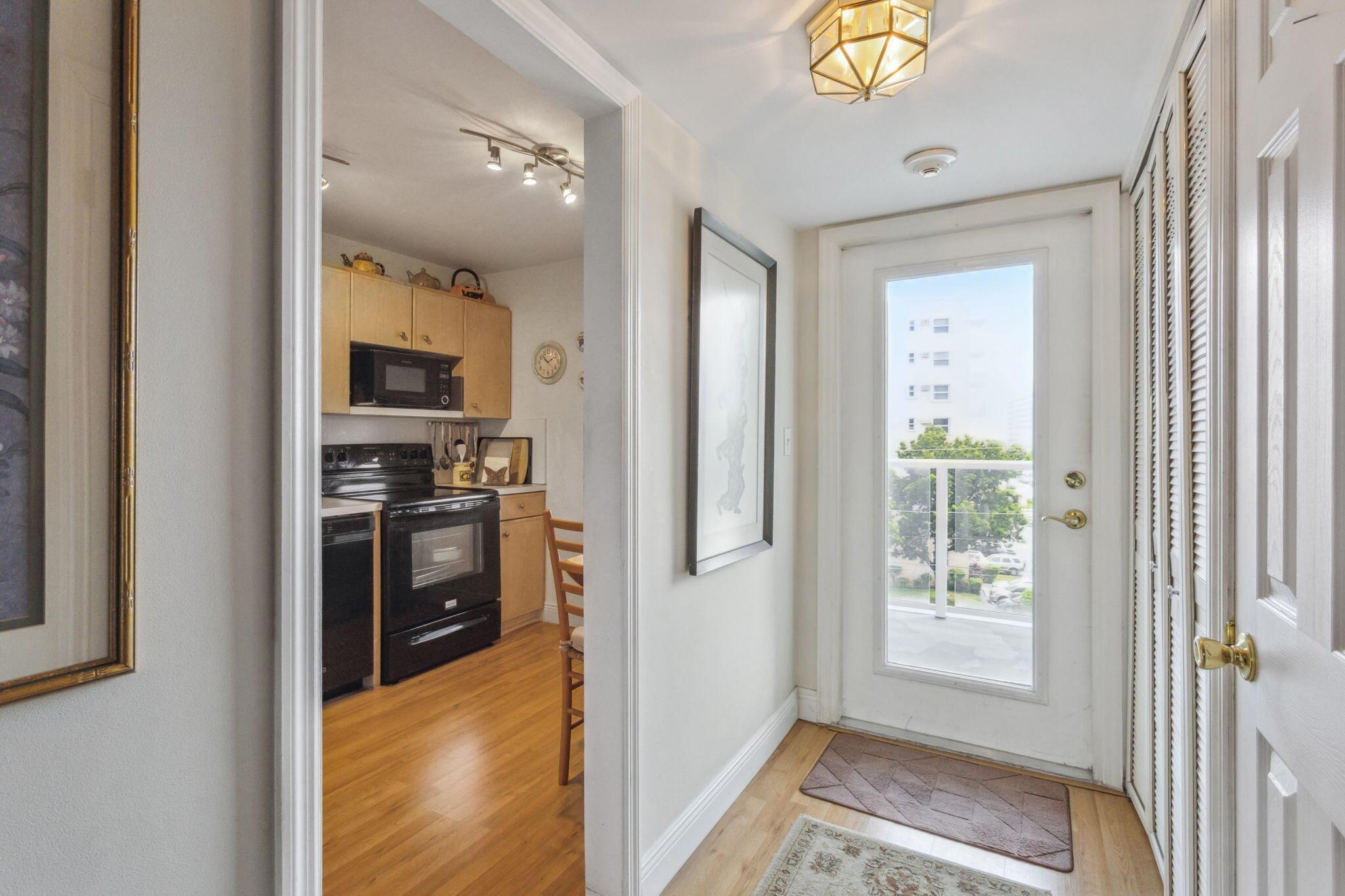 1401 N Riverside Drive 502