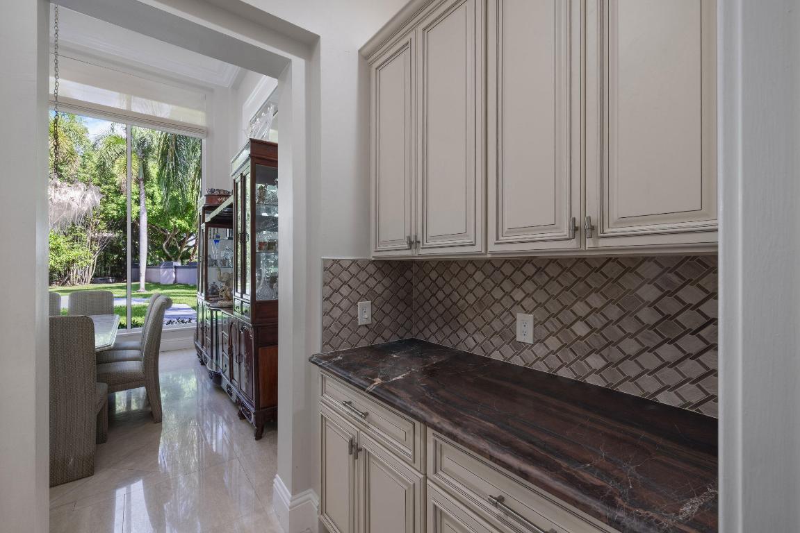 6595 NW 32nd Terrace