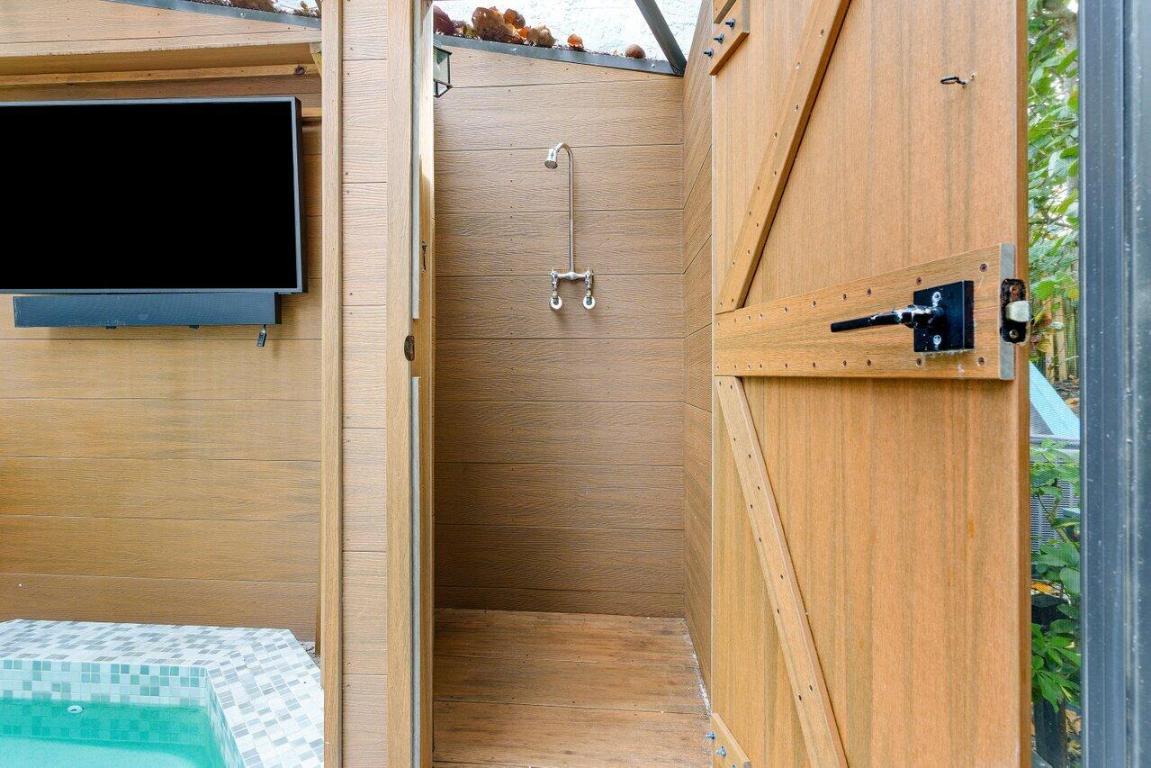 2115 S Ocean Boulevard 3