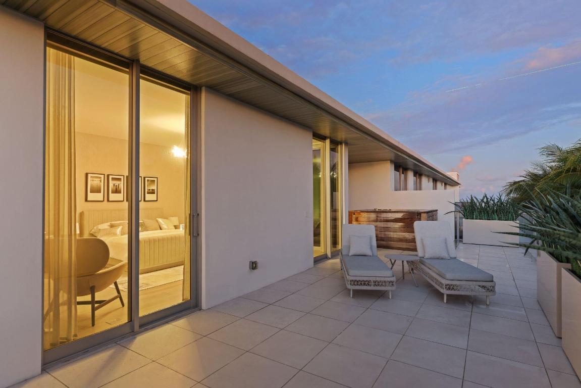 1625 S Ocean Boulevard 11