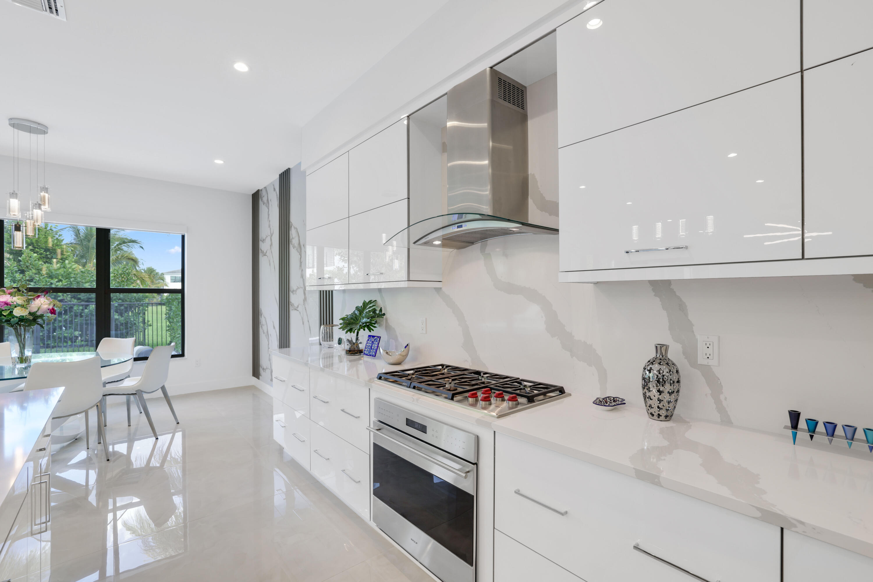 17052 Rainbow Falls Trail