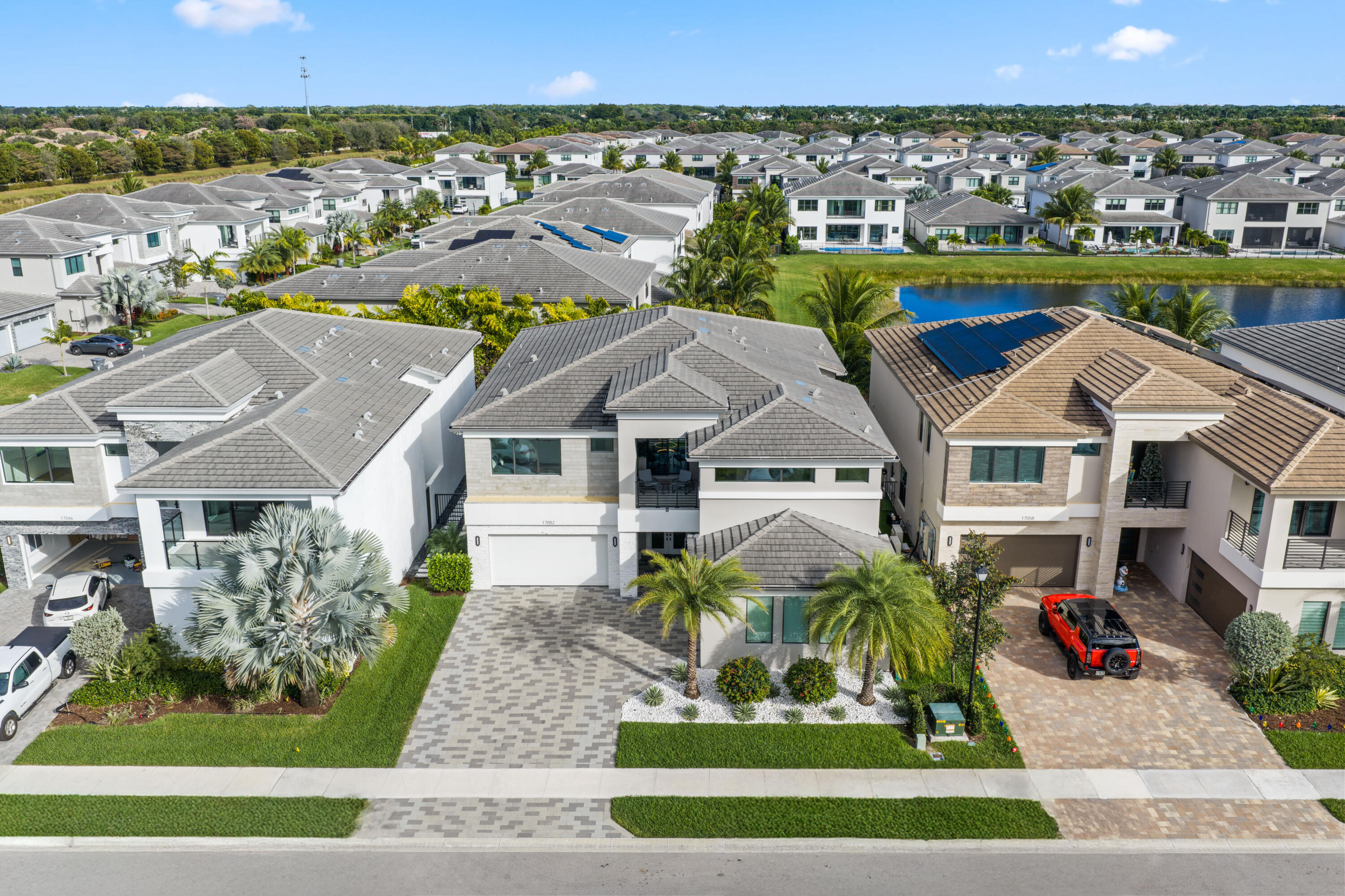 17052 Rainbow Falls Trail