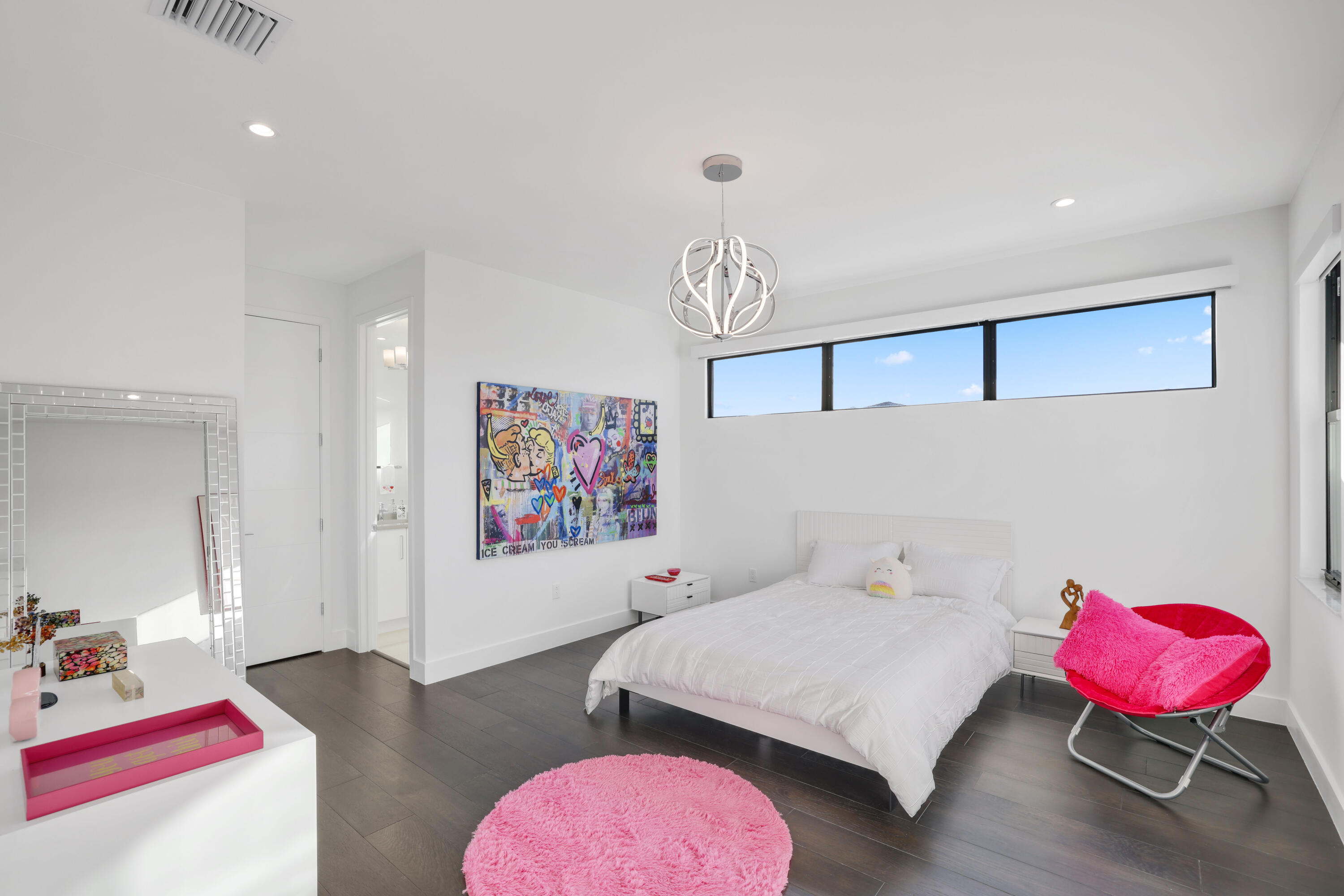 17052 Rainbow Falls Trail