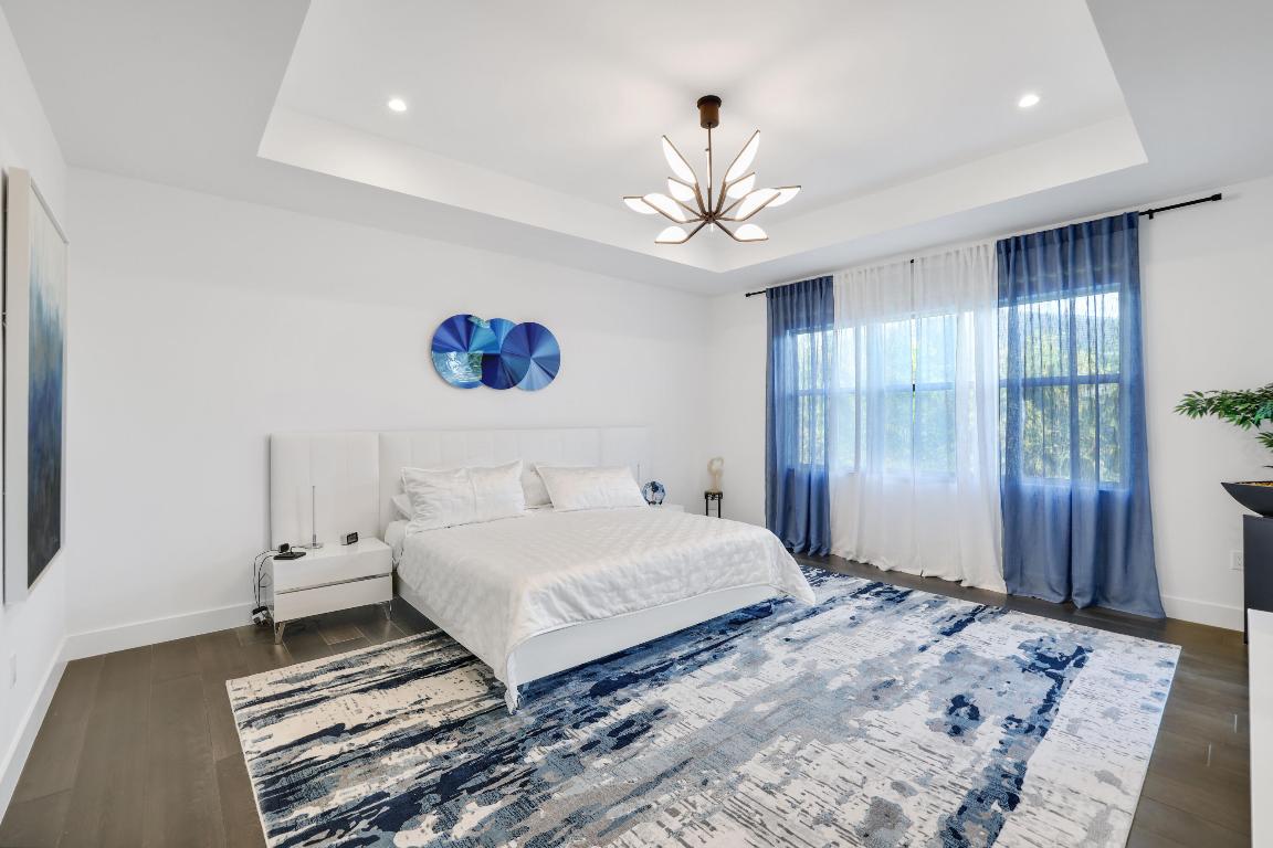 17052 Rainbow Falls Trail