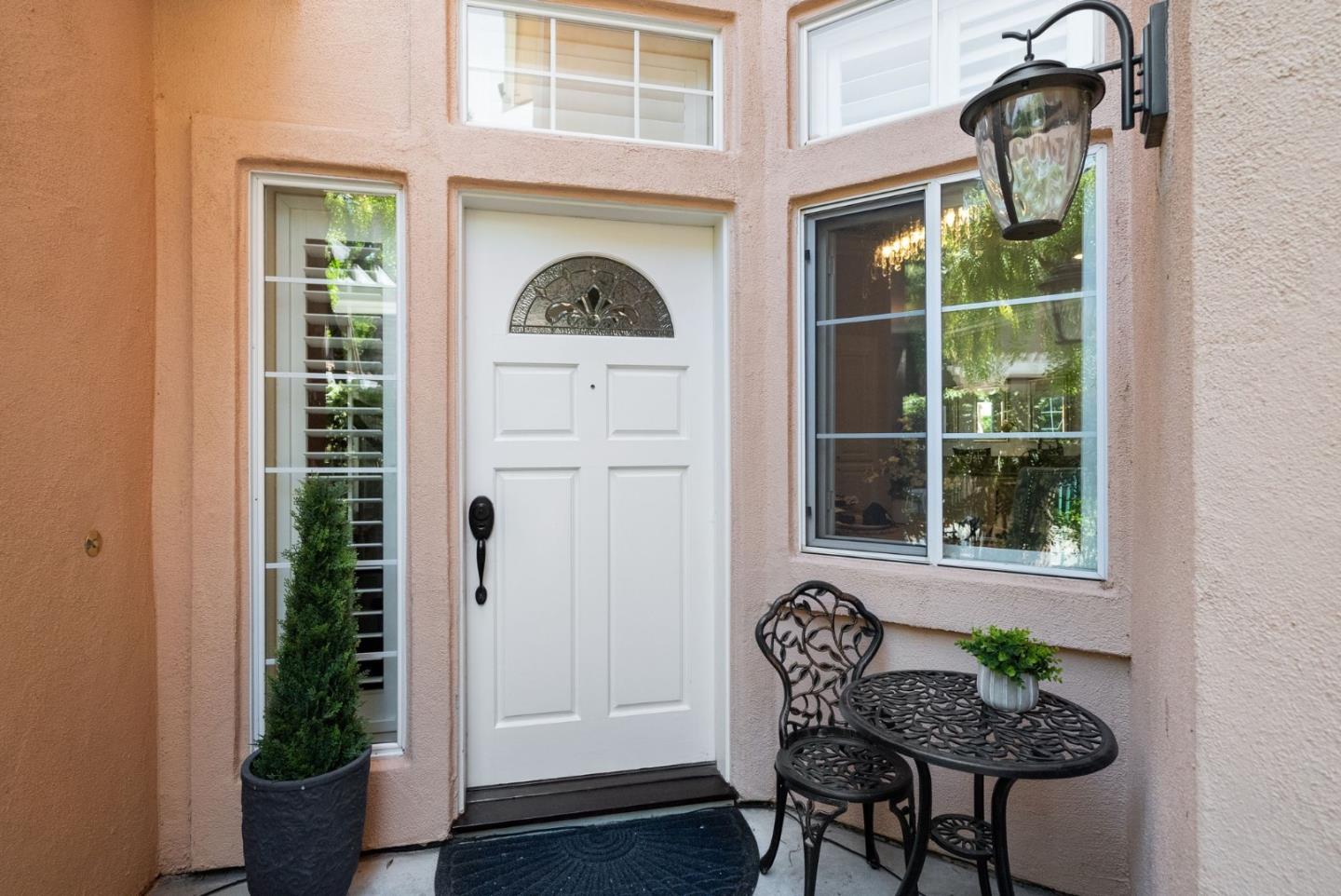 2182 Vizcaya Circle