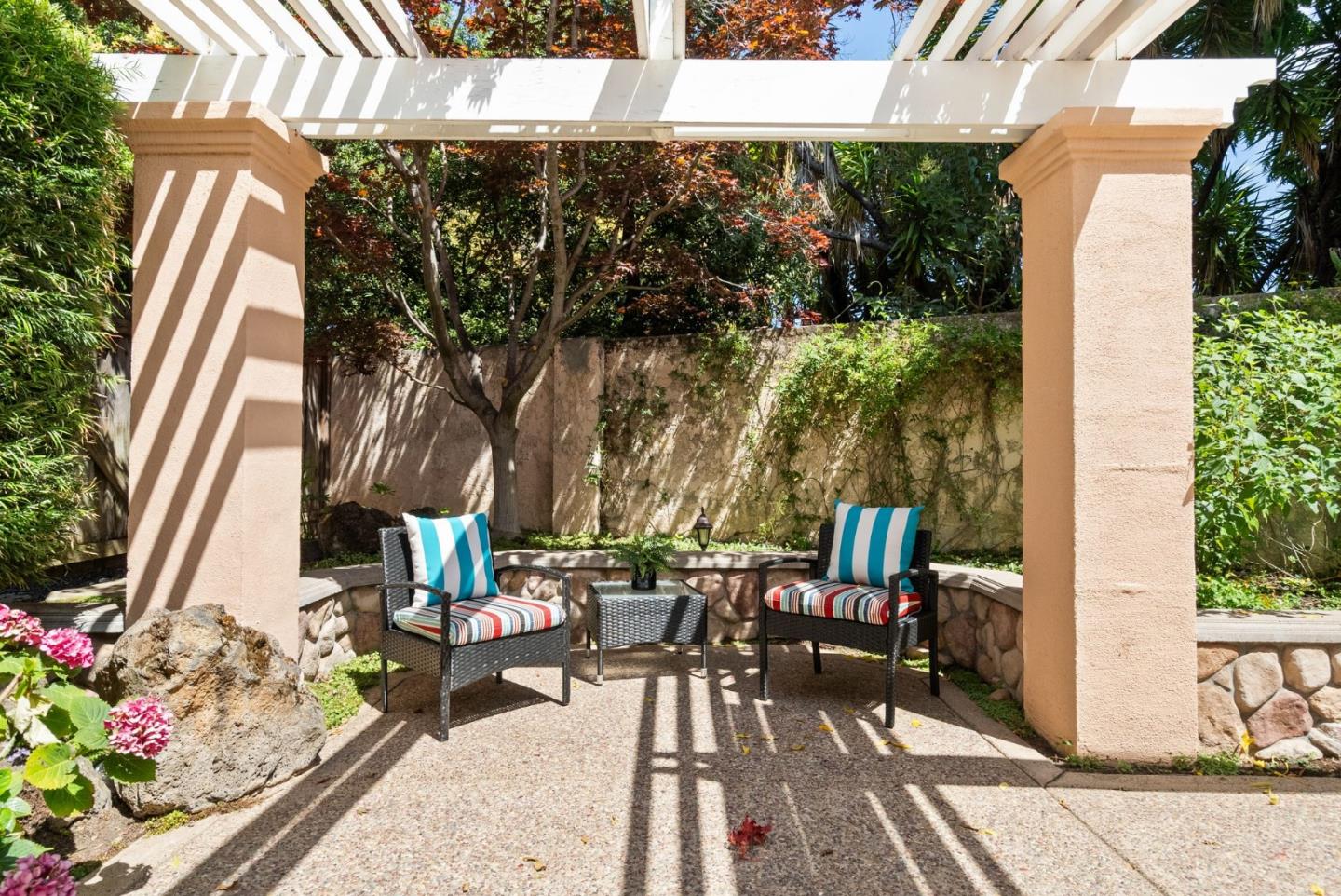 2182 Vizcaya Circle