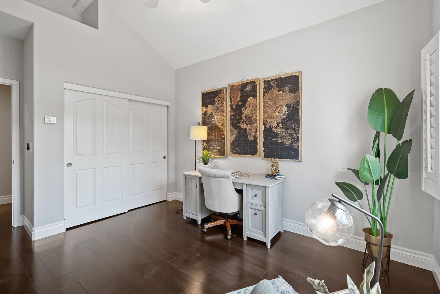 2182 Vizcaya Circle