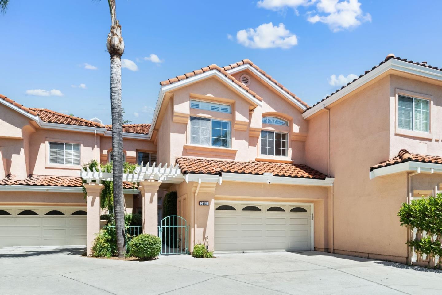 2182 Vizcaya Circle