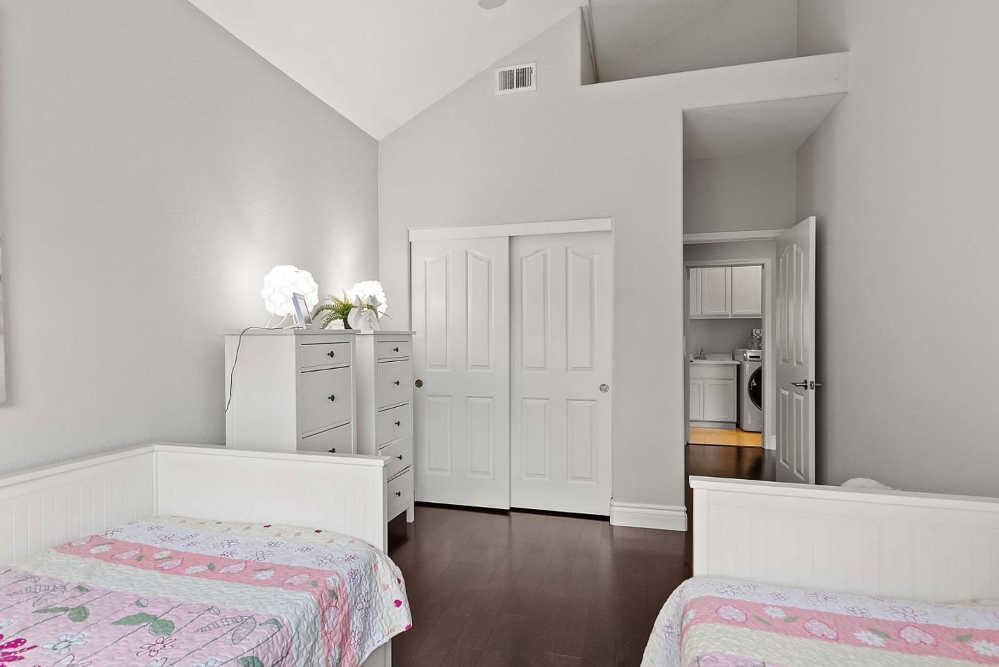 2182 Vizcaya Circle