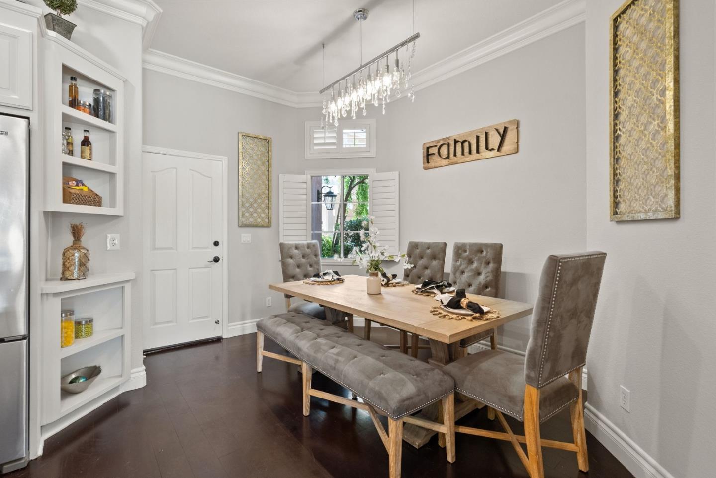 2182 Vizcaya Circle
