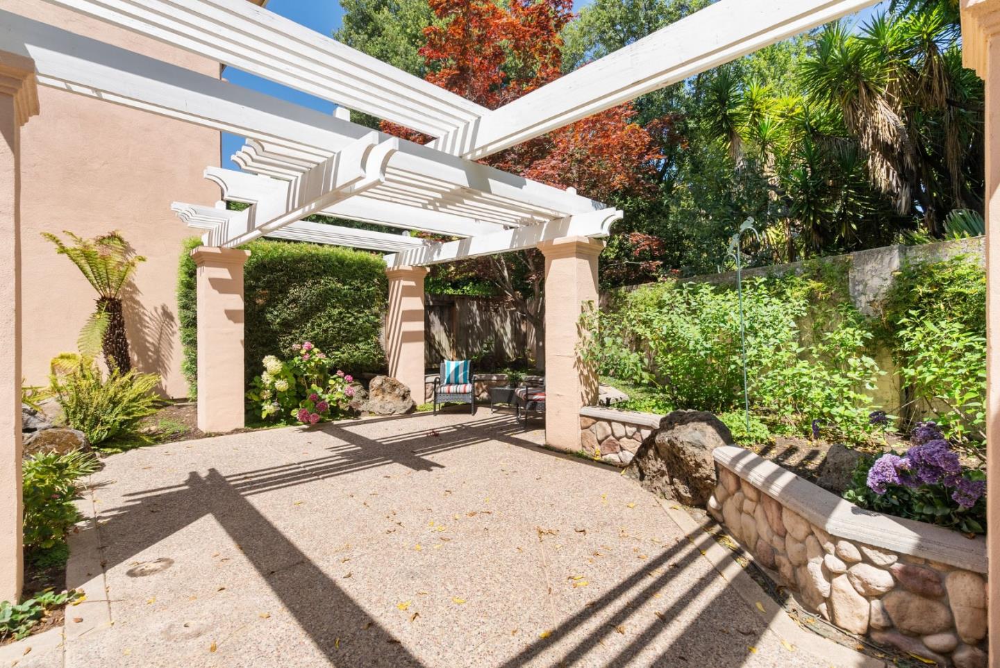2182 Vizcaya Circle