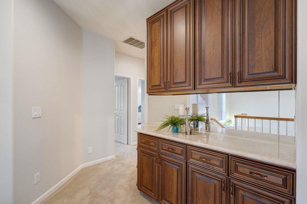2159 Vizcaya CIR