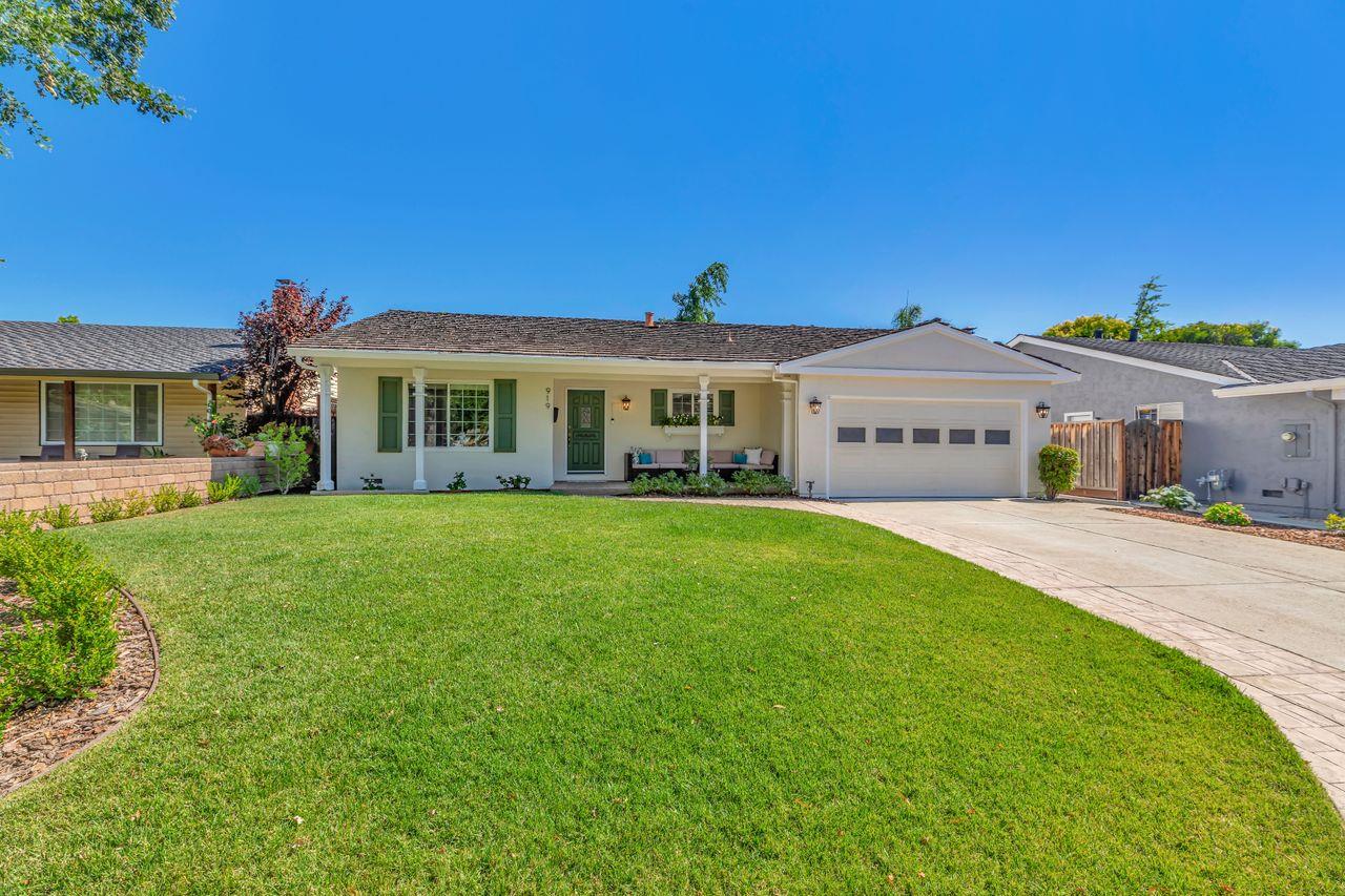 919 Maclay DR
