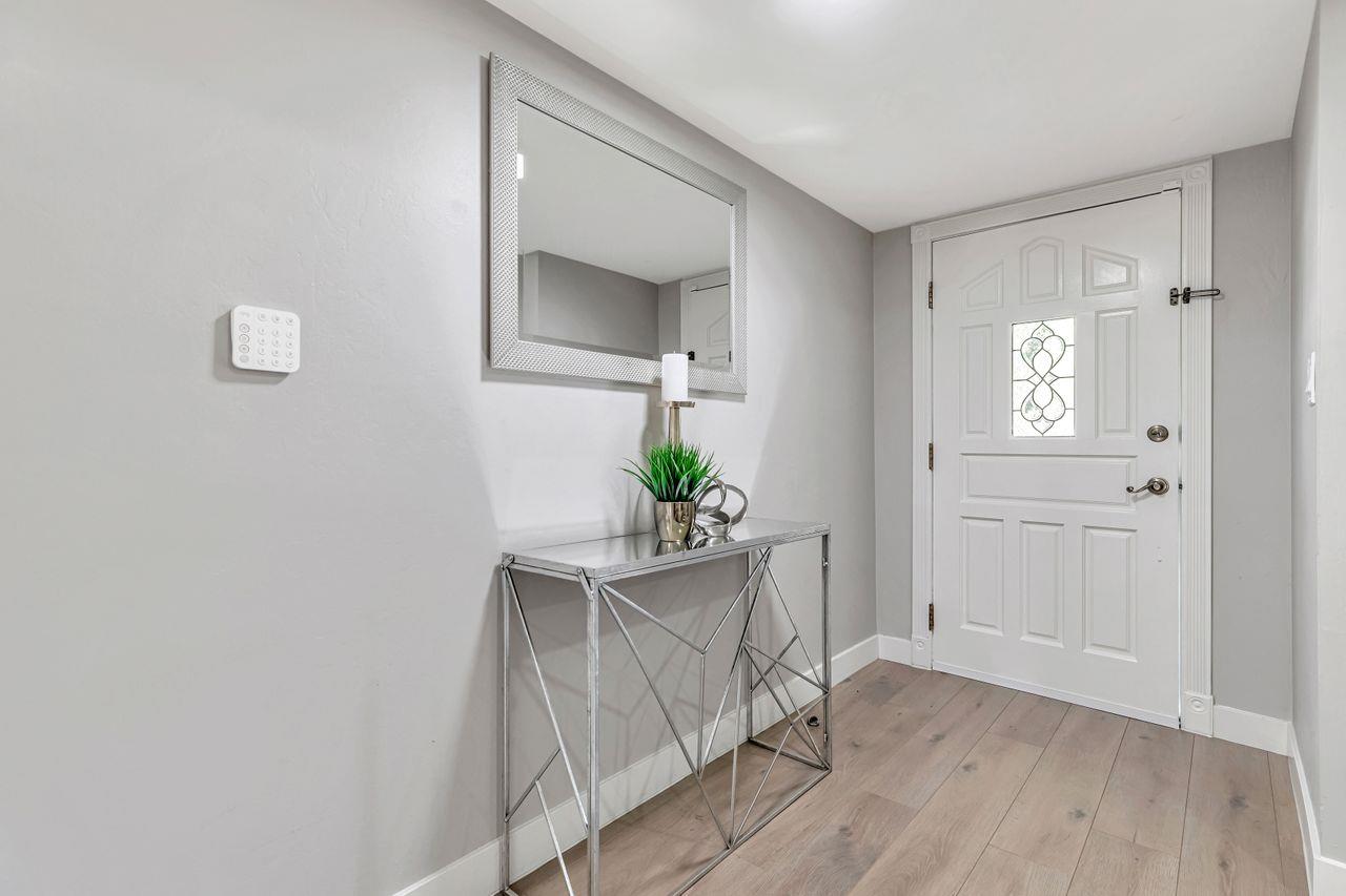 919 Maclay DR