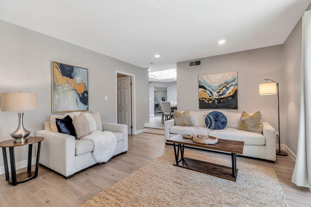 919 Maclay DR