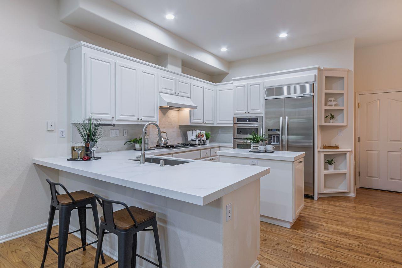 2127 Vizcaya WAY