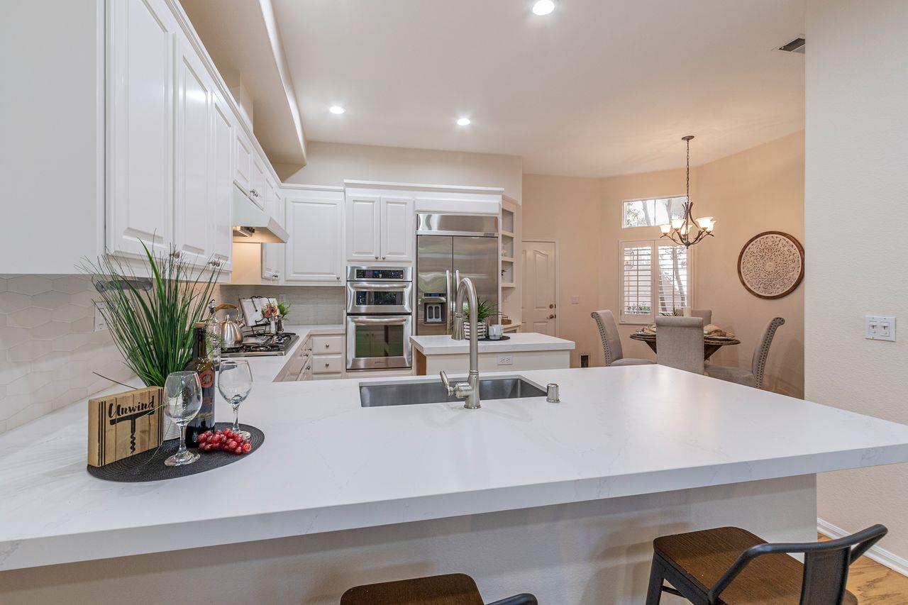 2127 Vizcaya WAY