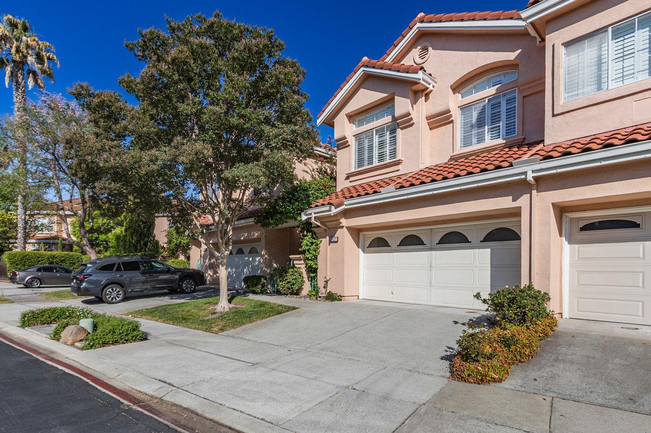 2127 Vizcaya WAY
