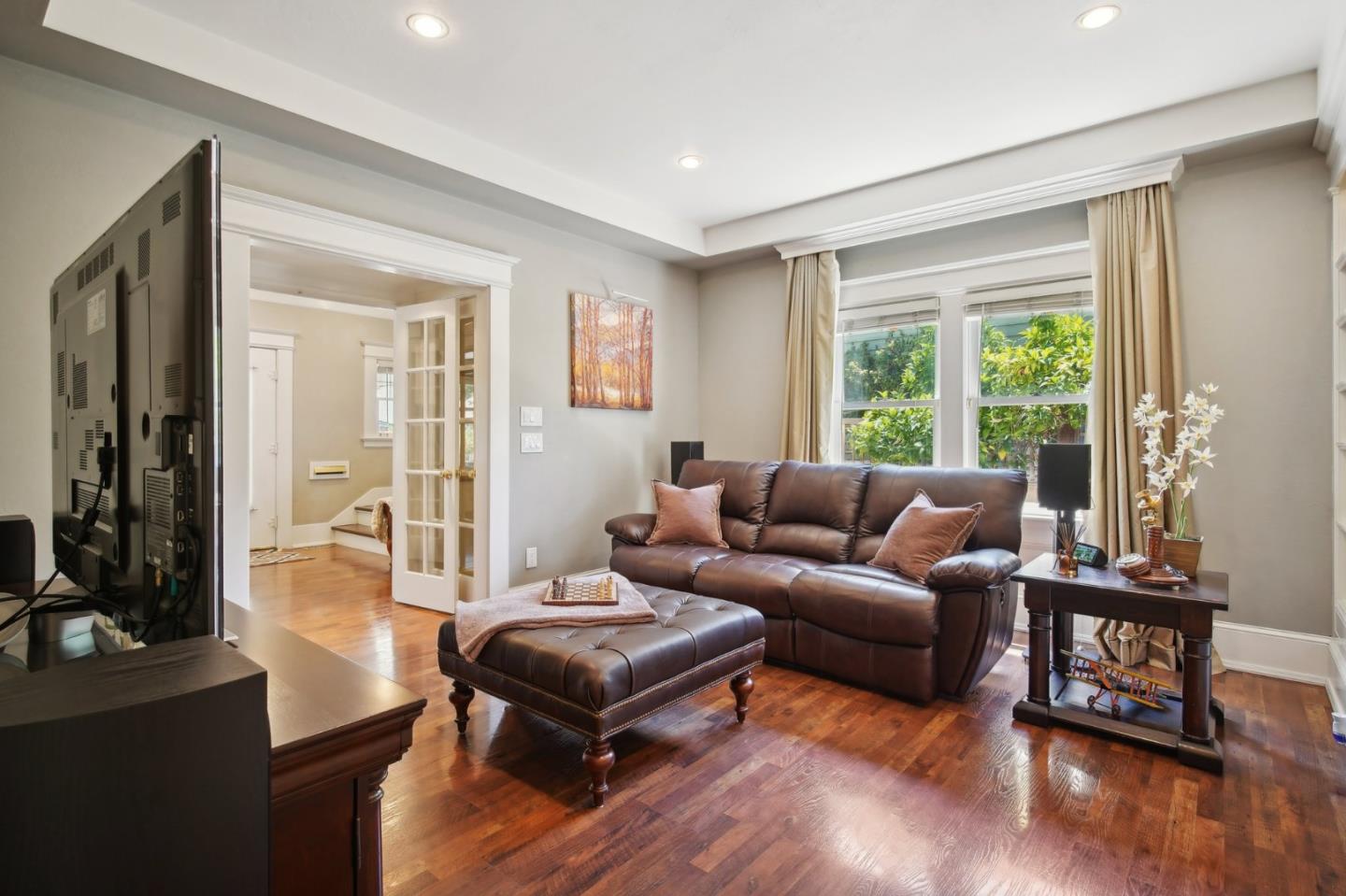 125 Hawthorne WAY