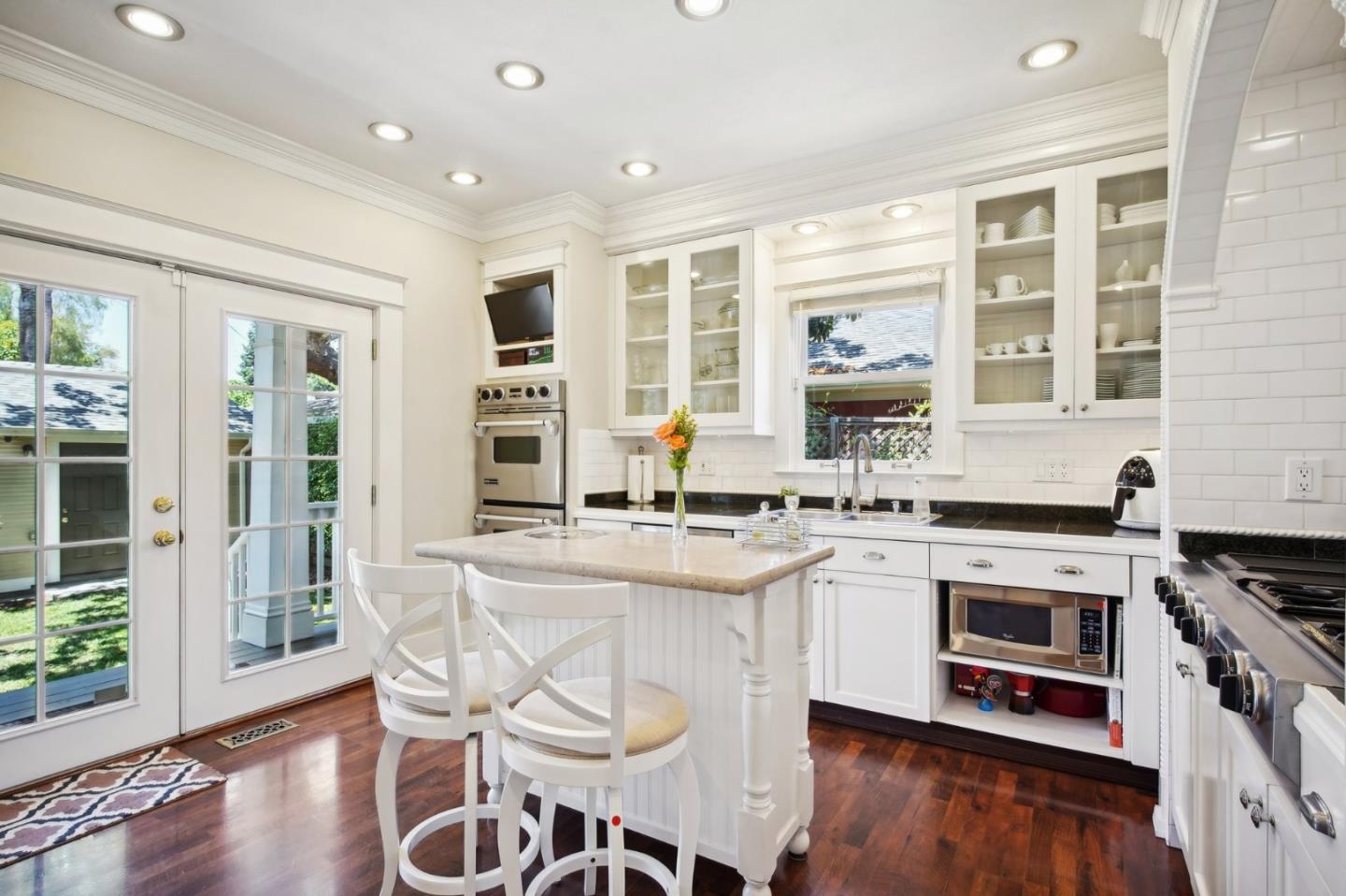 125 Hawthorne WAY