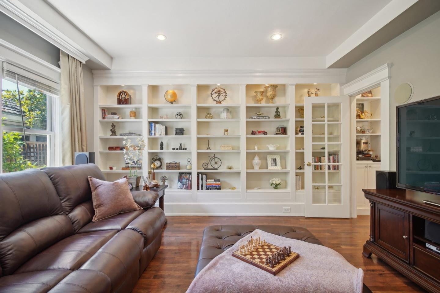 125 Hawthorne WAY