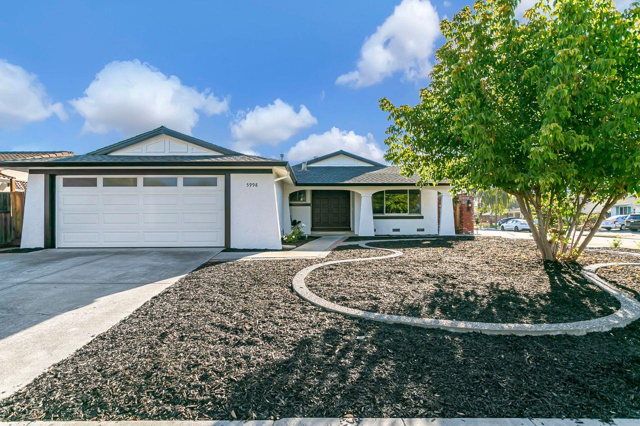 5998 Mohawk DR