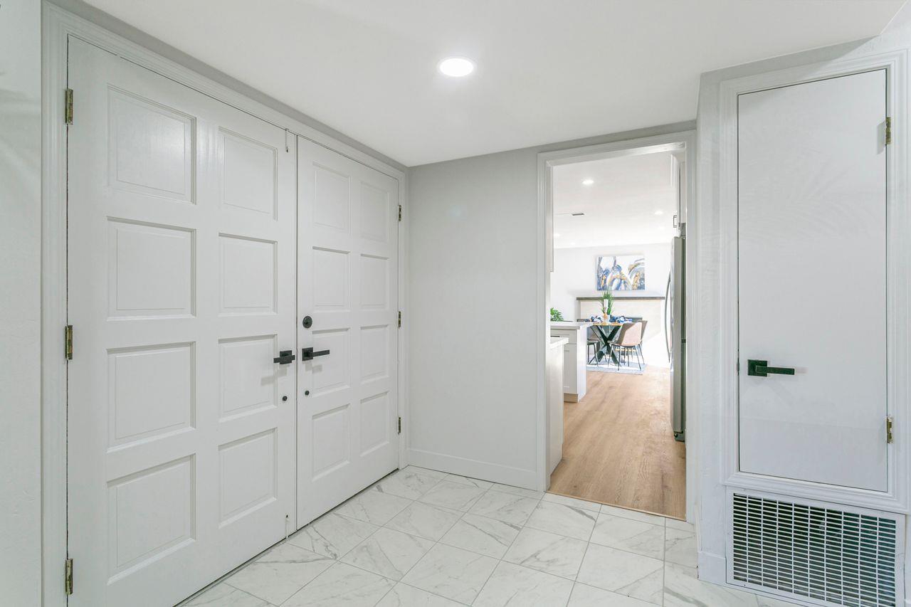 5998 Mohawk DR