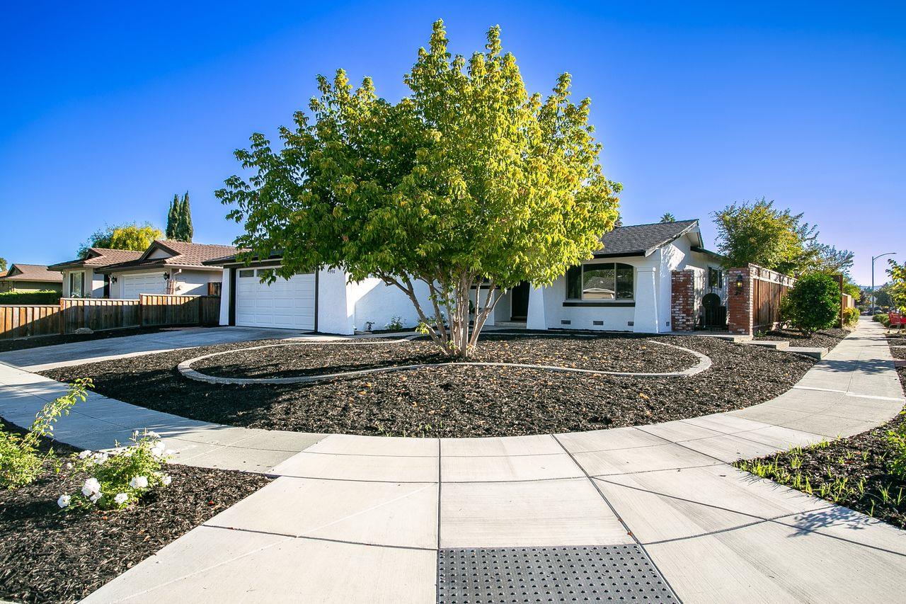 5998 Mohawk DR