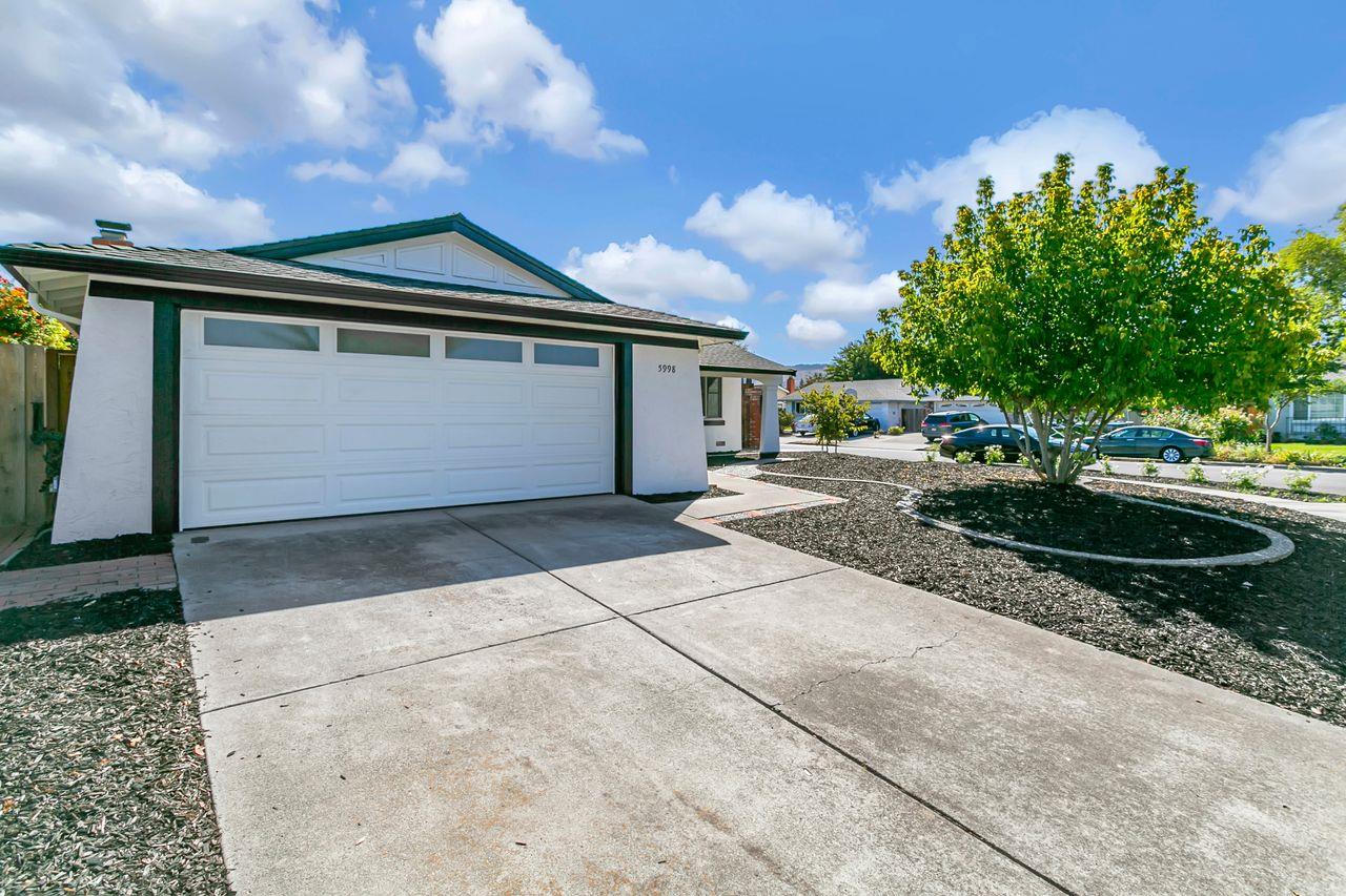 5998 Mohawk DR