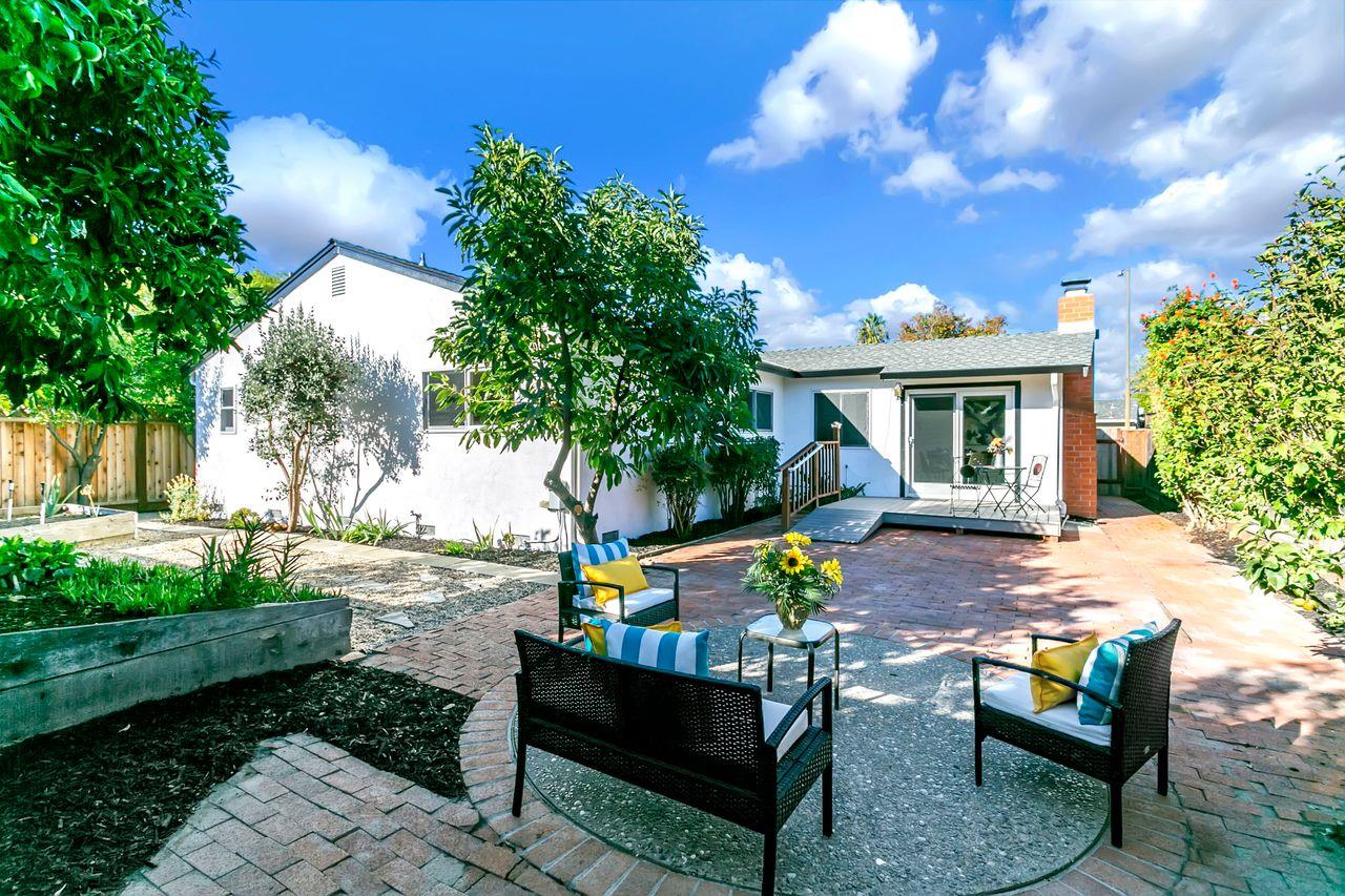 5998 Mohawk DR