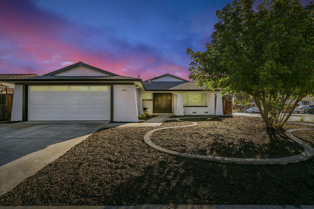 5998 Mohawk DR
