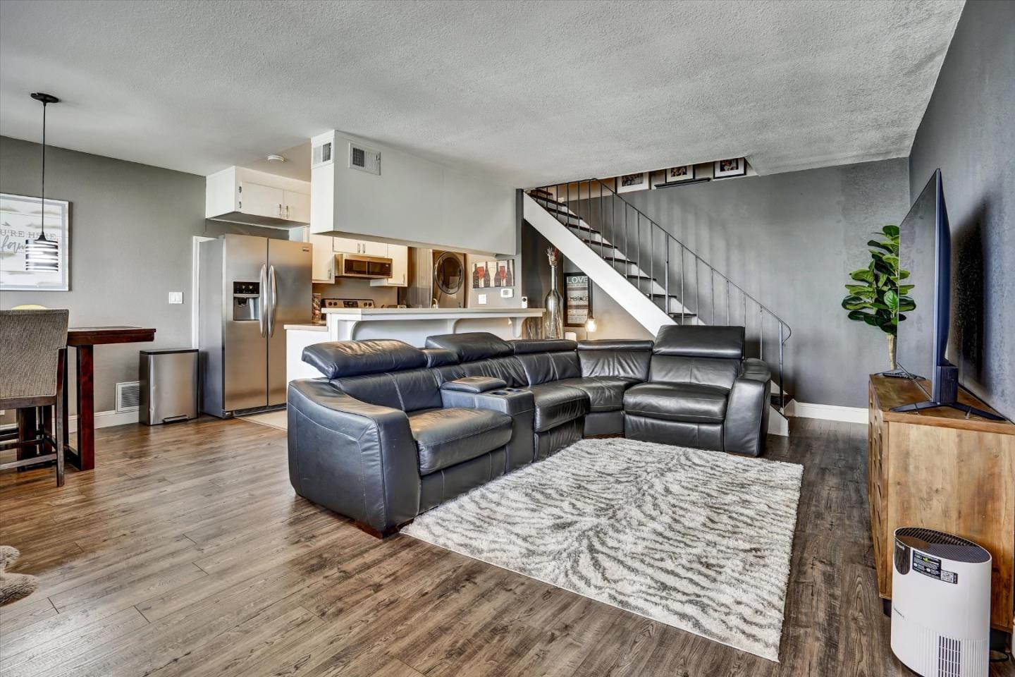 5532 Spinnaker Drive 2