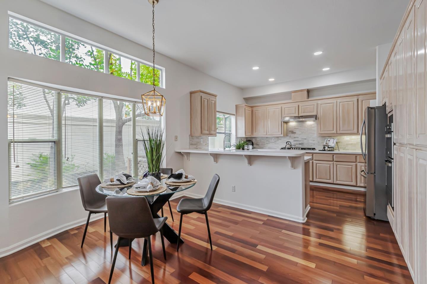 2122 Vizcaya Way