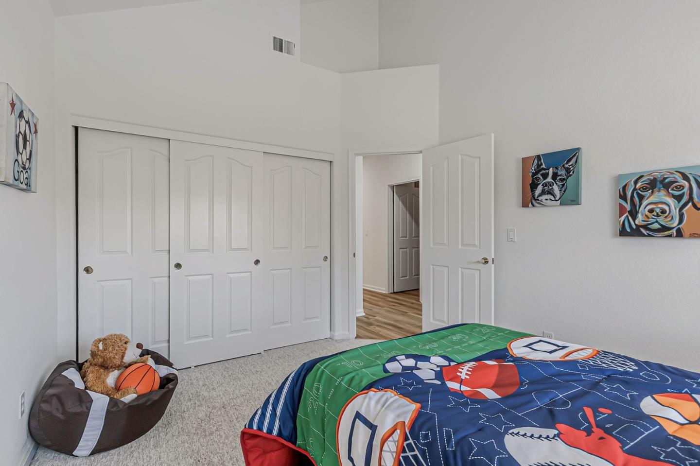 2122 Vizcaya Way