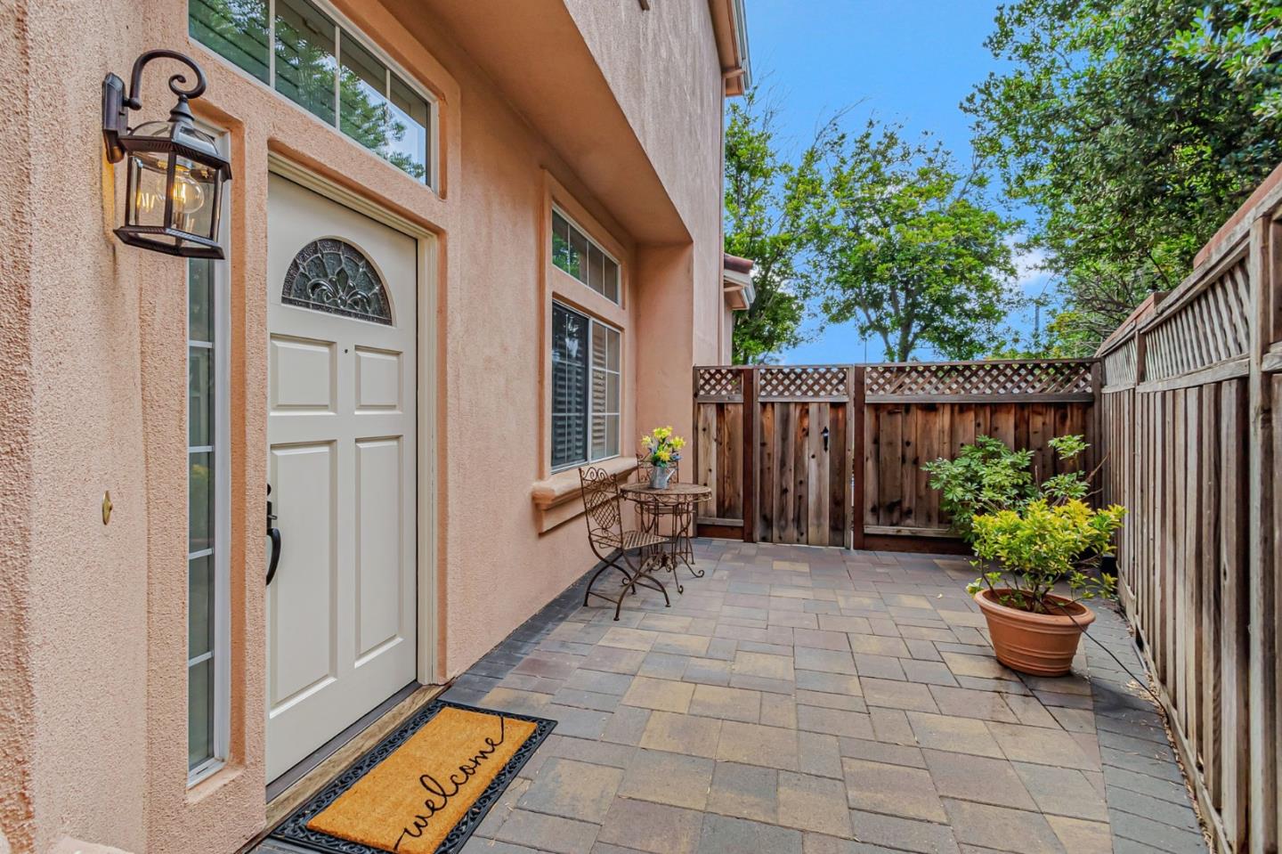 2122 Vizcaya Way