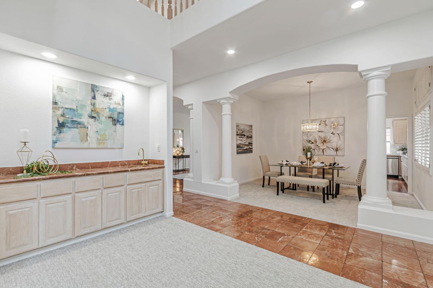 2122 Vizcaya Way