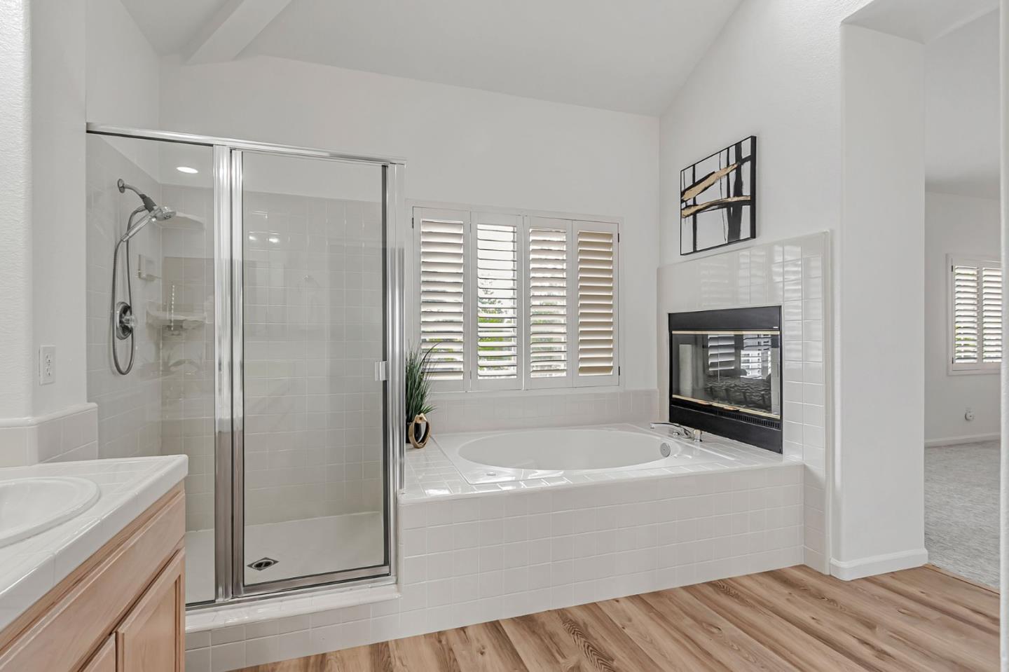 2122 Vizcaya Way