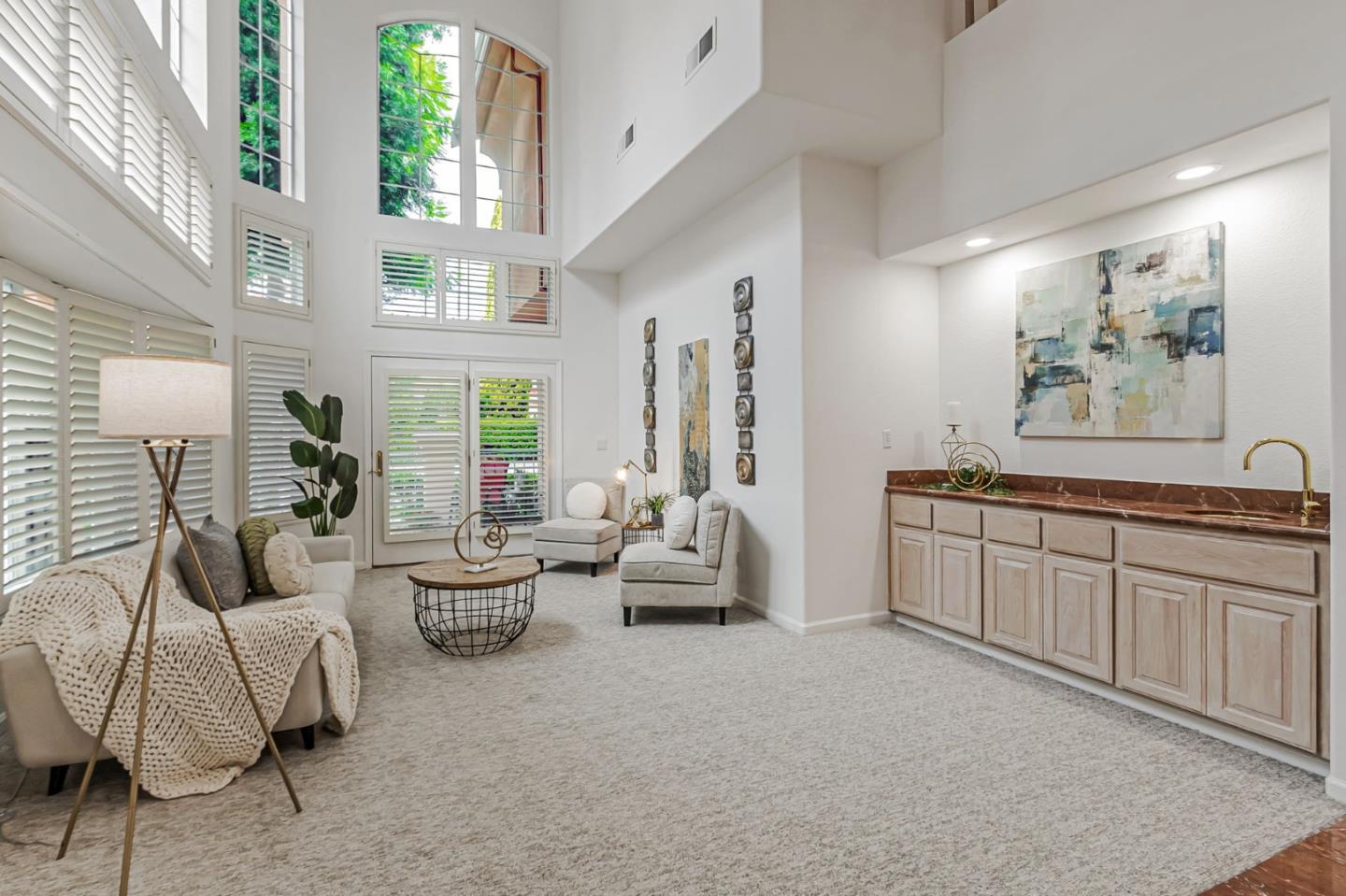 2122 Vizcaya Way