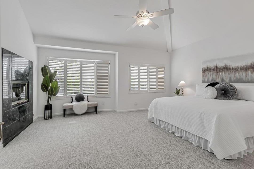 2122 Vizcaya Way