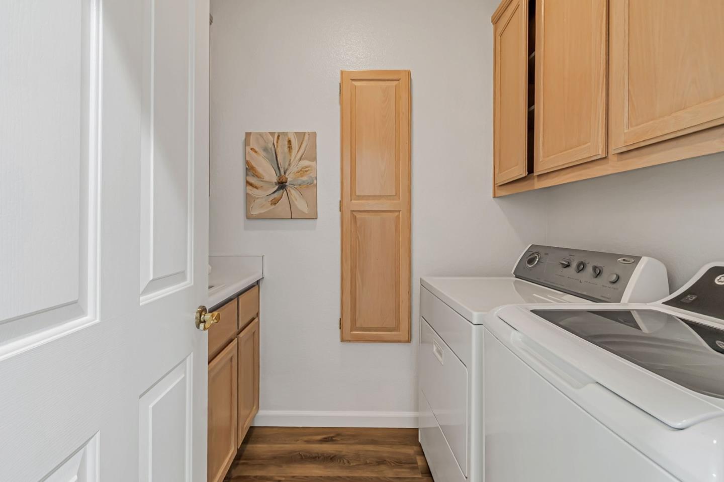 2122 Vizcaya Way