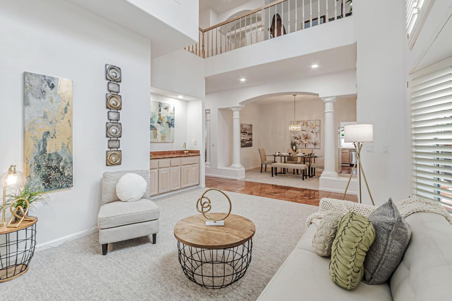 2122 Vizcaya Way