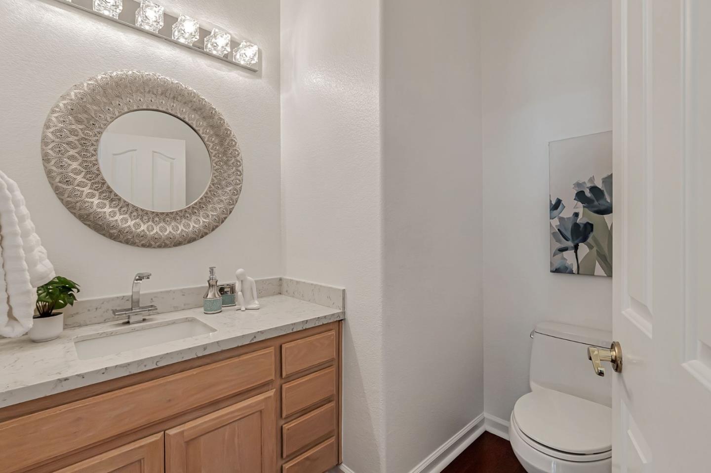 2122 Vizcaya Way