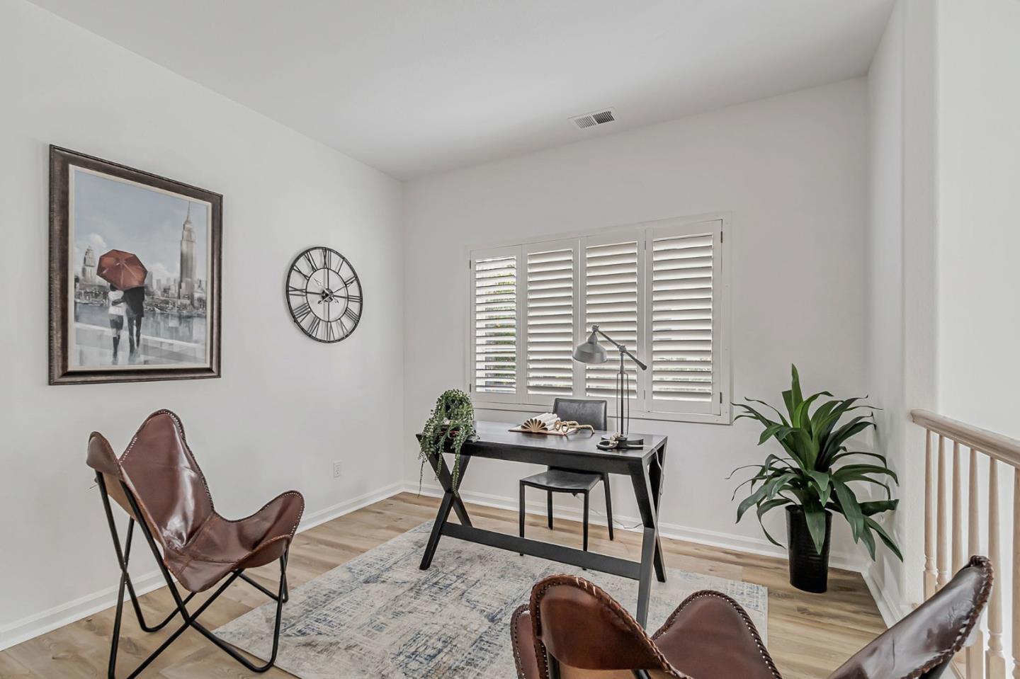2122 Vizcaya Way