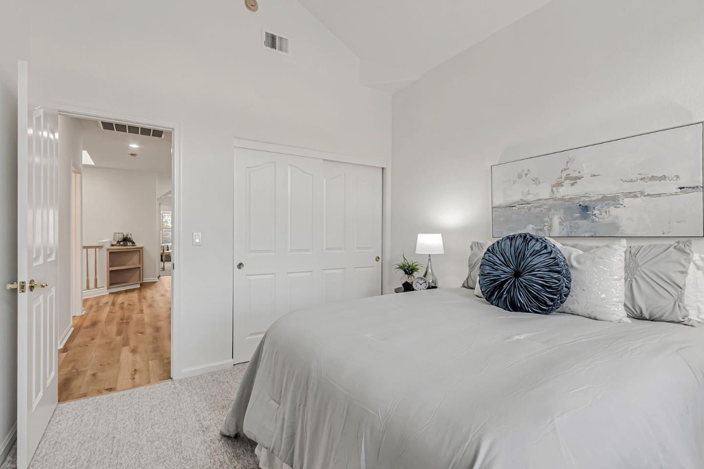 2122 Vizcaya Way