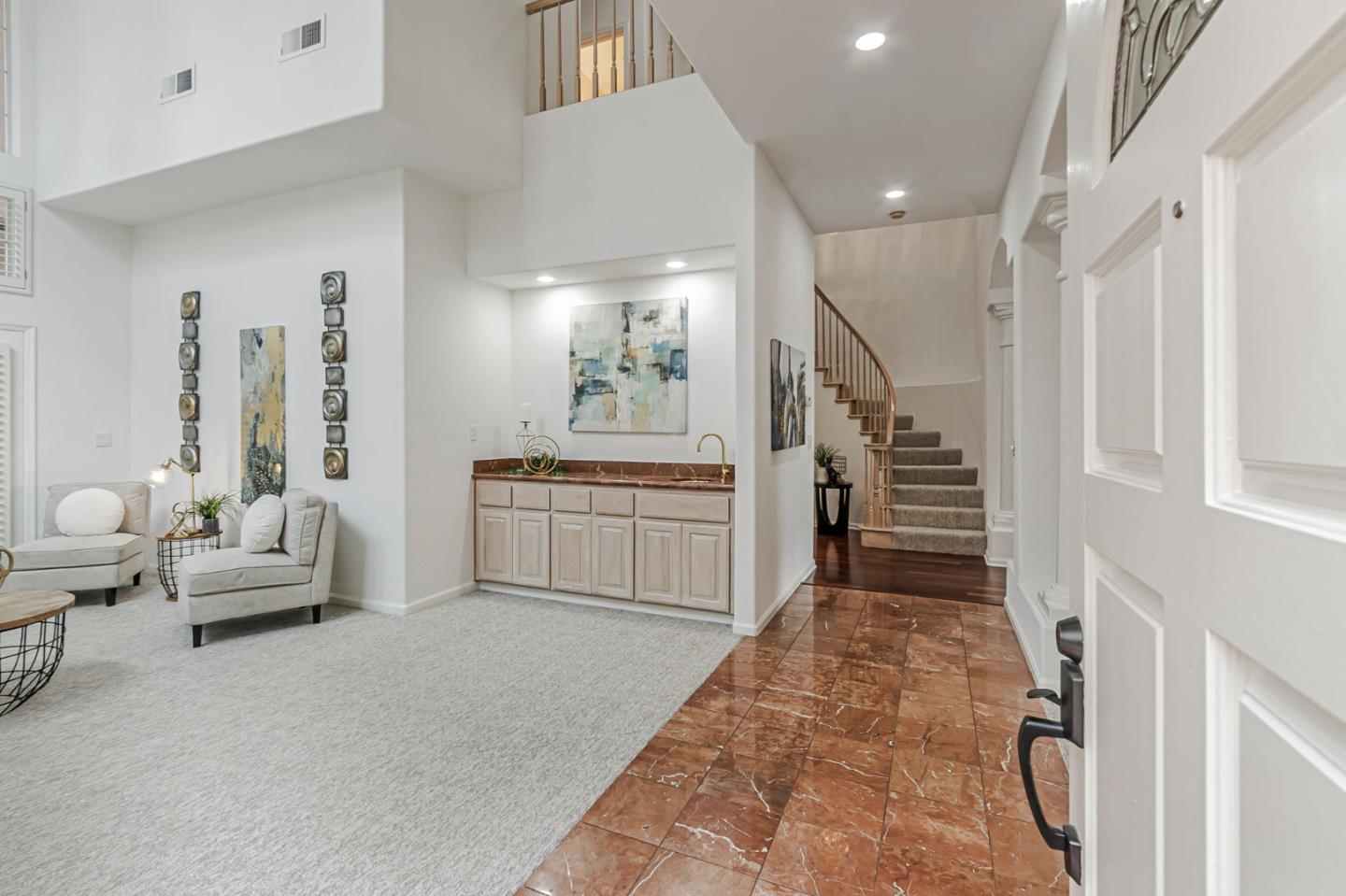 2122 Vizcaya Way