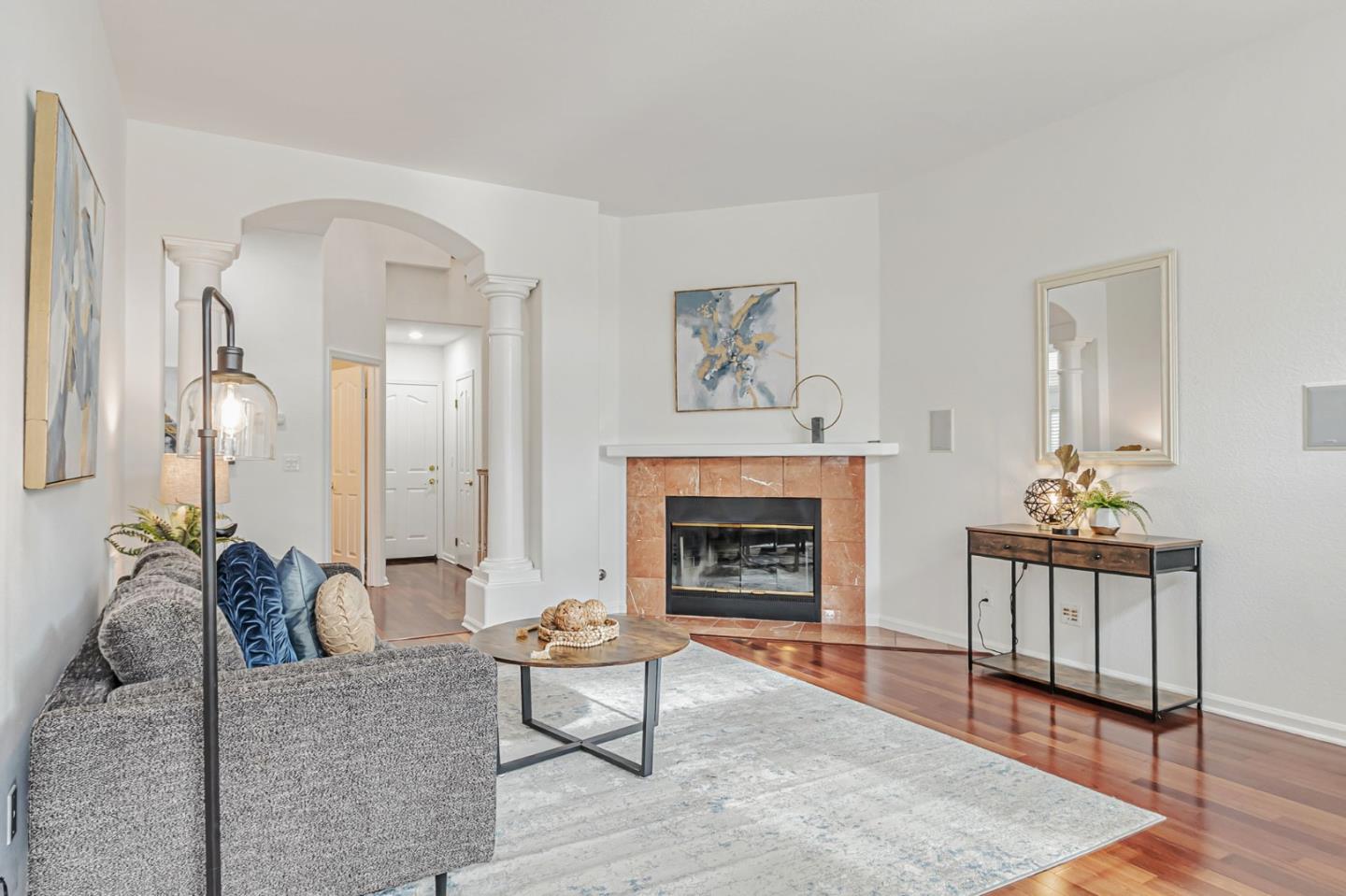 2122 Vizcaya Way