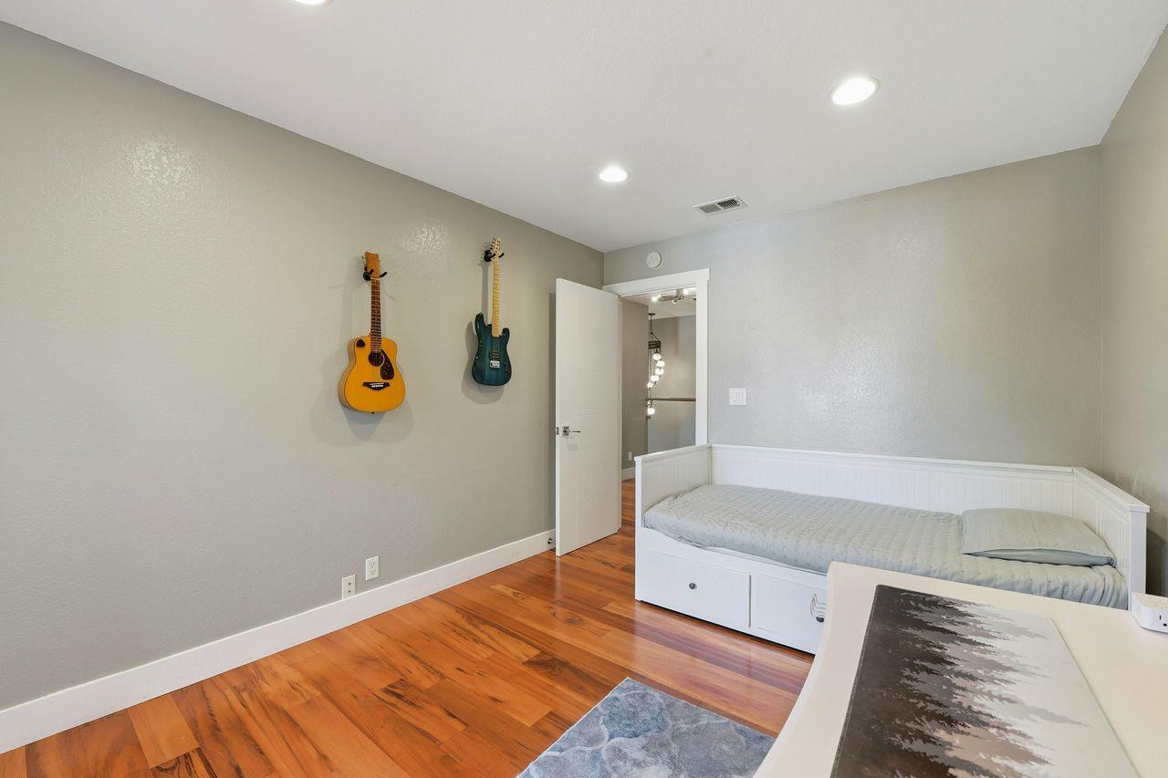 4802 Rio Vista Avenue