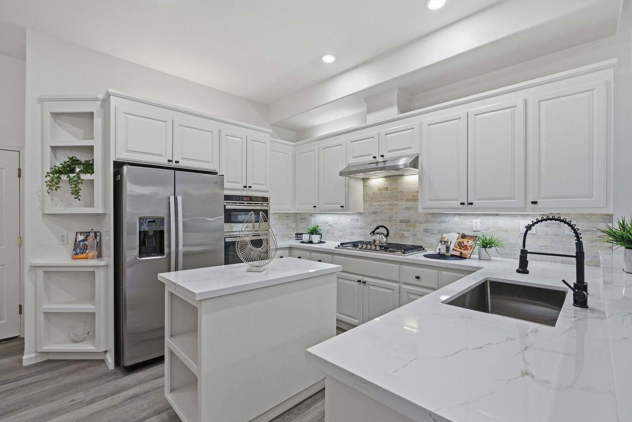 2207 Vizcaya Circle