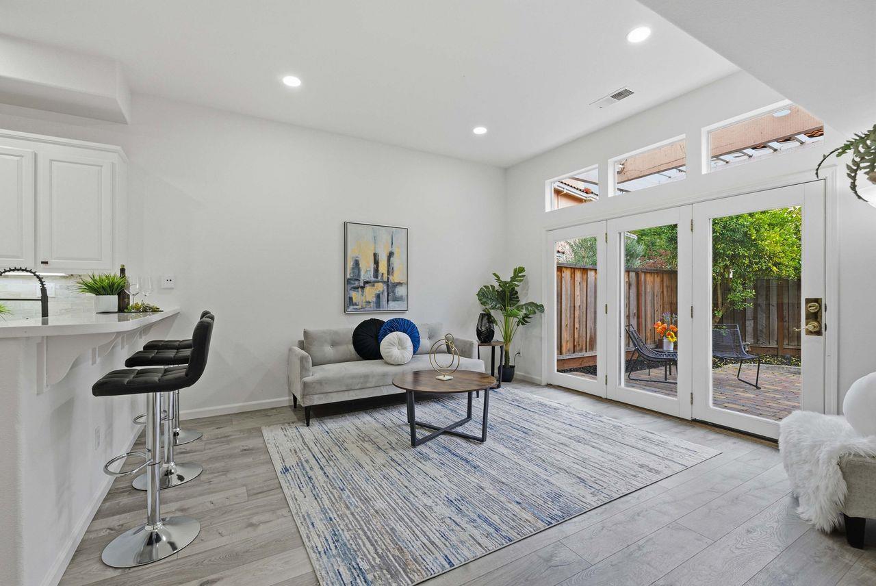 2207 Vizcaya Circle